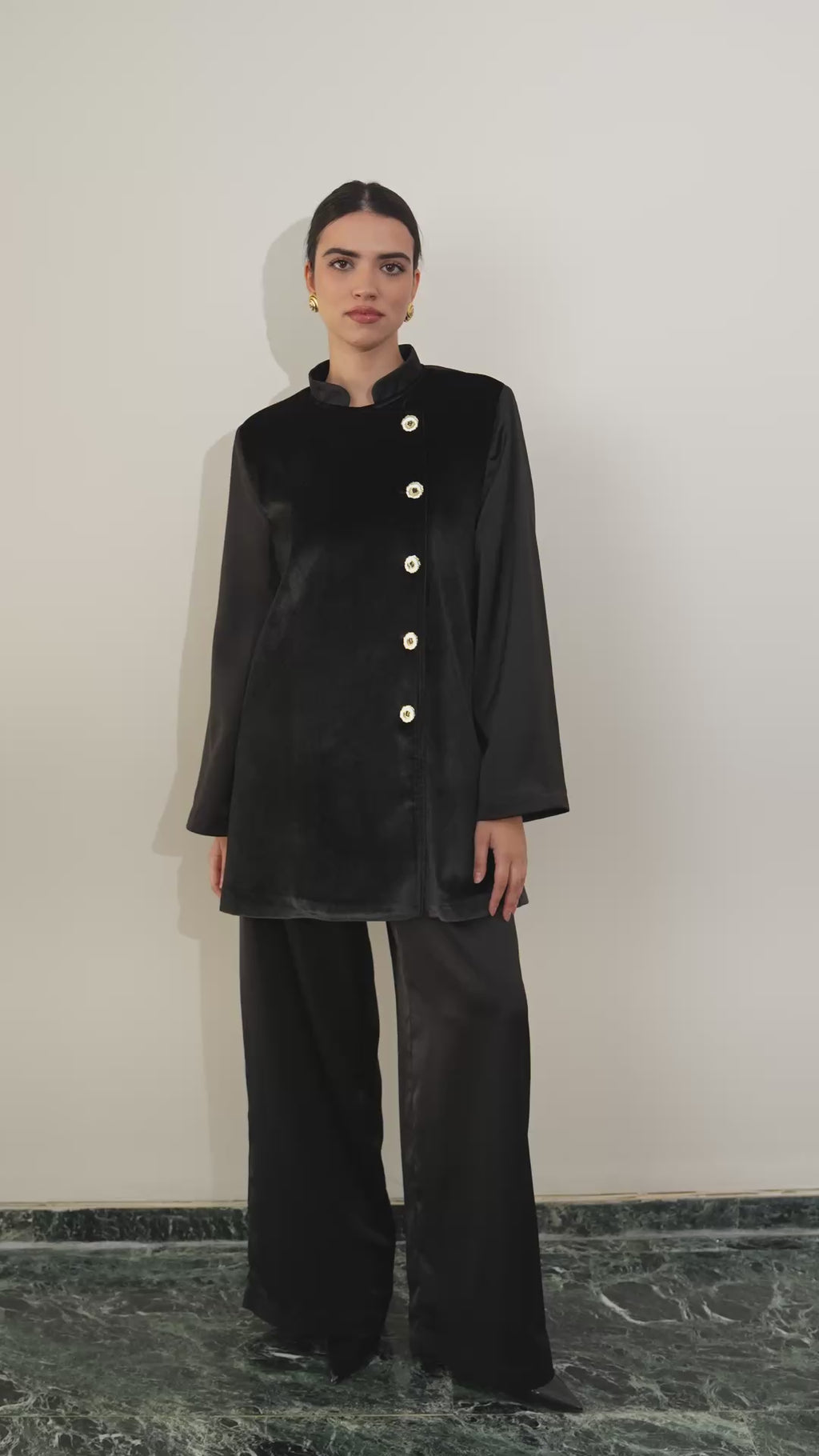 Black velvet suit. Office outfit. Work outfit. business outfit. Women suit. 