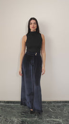 Blue velvet pants, high waist, wide leg.