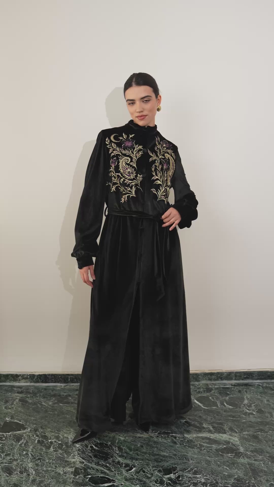 Black velvet abaya, hand embroidered. ramadan outfit. eid outfit. 